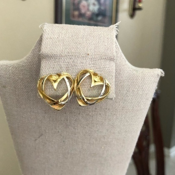 Vintage Jewelry - Vintage Stamped Heart Pierced Earrings